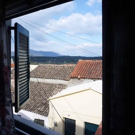 Yvoni Village House Apartment