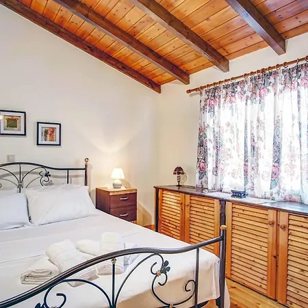 Yvoni Village House Apartment Kanakades